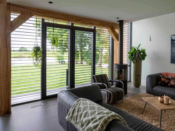 Avoiding overheating with large windows